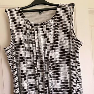 Black and White Checked Pleated Sleevless Top